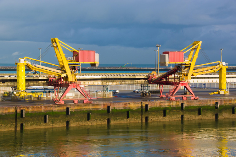 天津進(jìn)口汽車報關(guān)公司